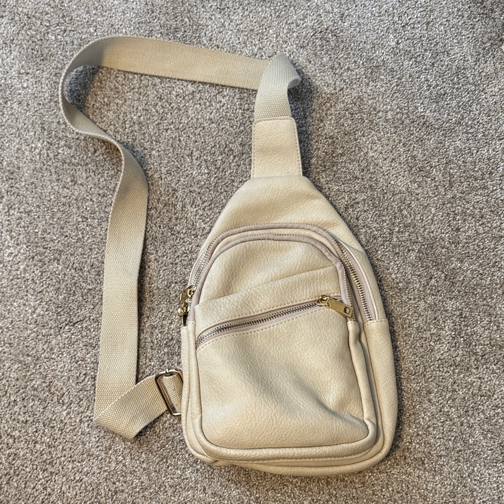 Urban Expressions Cream Belt Bag